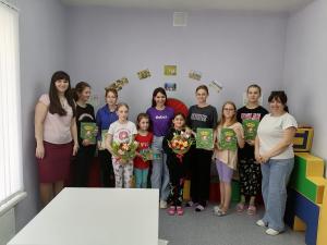 Волонтеры проекта «Добрый Сбер» устроили праздник для юных пациентов детской больницы